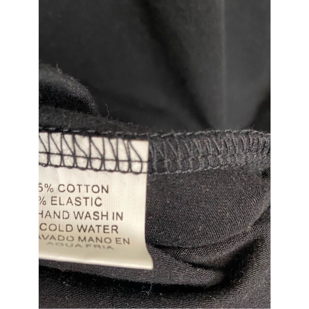🛍️ D&G Authentic Black Short Sleeve Tee with Sparkling Logo - Picture 13 of 13